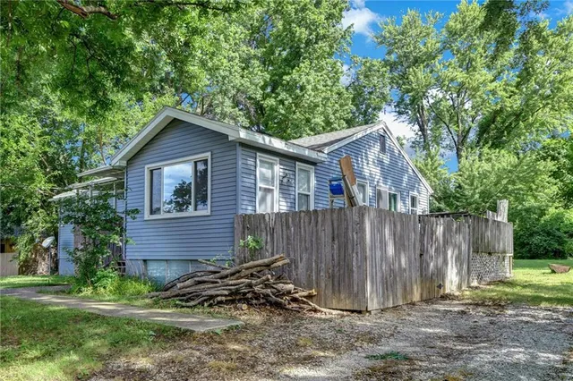 $349,000 | 16128 Midland Drive, Shawnee, KS 66217