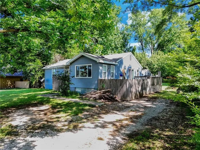 $349,000 | 16128 Midland Drive, Shawnee, KS 66217