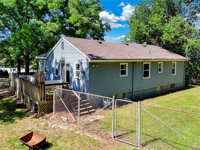 $349,000 | 16128 Midland Drive, Shawnee, KS 66217