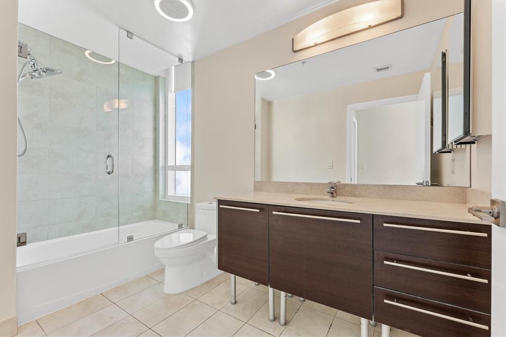 1900 North Bayshore Drive, Unit 3702 Miami, FL 33132 - Photo 13 of 22