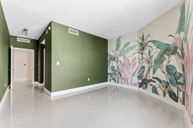 $5,700 | 1900 North Bayshore Drive, Unit 3702, Miami, FL 33132