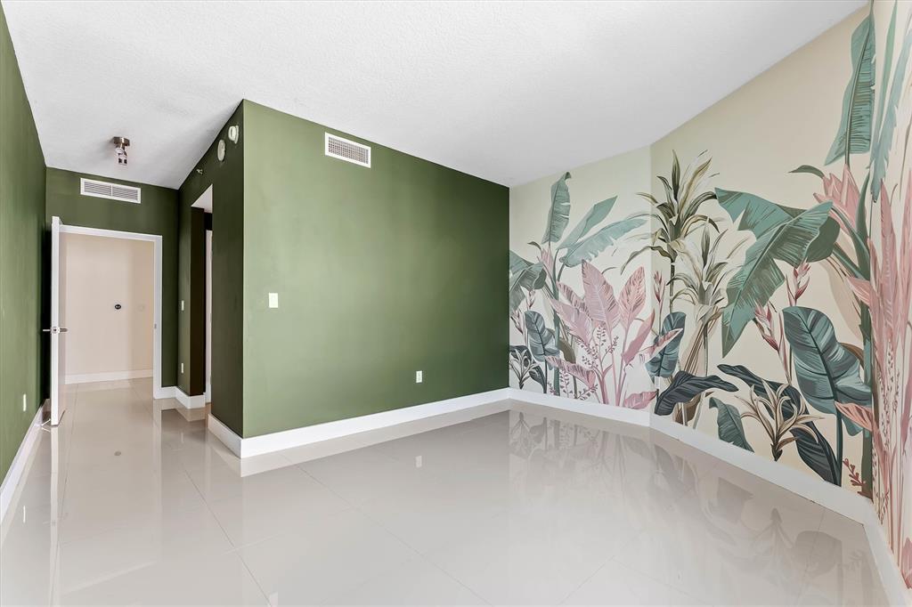 1900 North Bayshore Drive, Unit 3702 Miami, FL 33132 - Photo 16 of 22