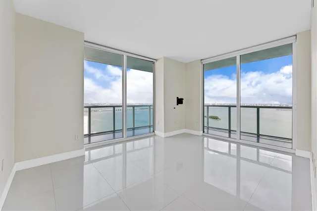 $5,700 | 1900 North Bayshore Drive, Unit 3702, Miami, FL 33132
