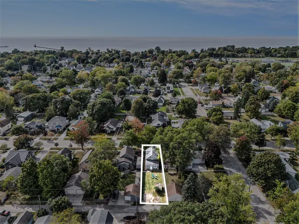 $257,000 | 420 North Robert Street, Ludington, MI 49431