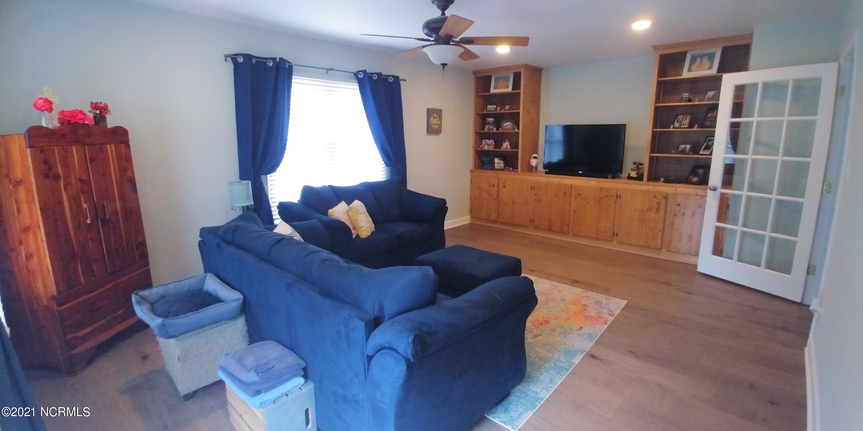 122 Pirates Road New Bern, NC 28562 - Photo 9 of 27 0218210859a