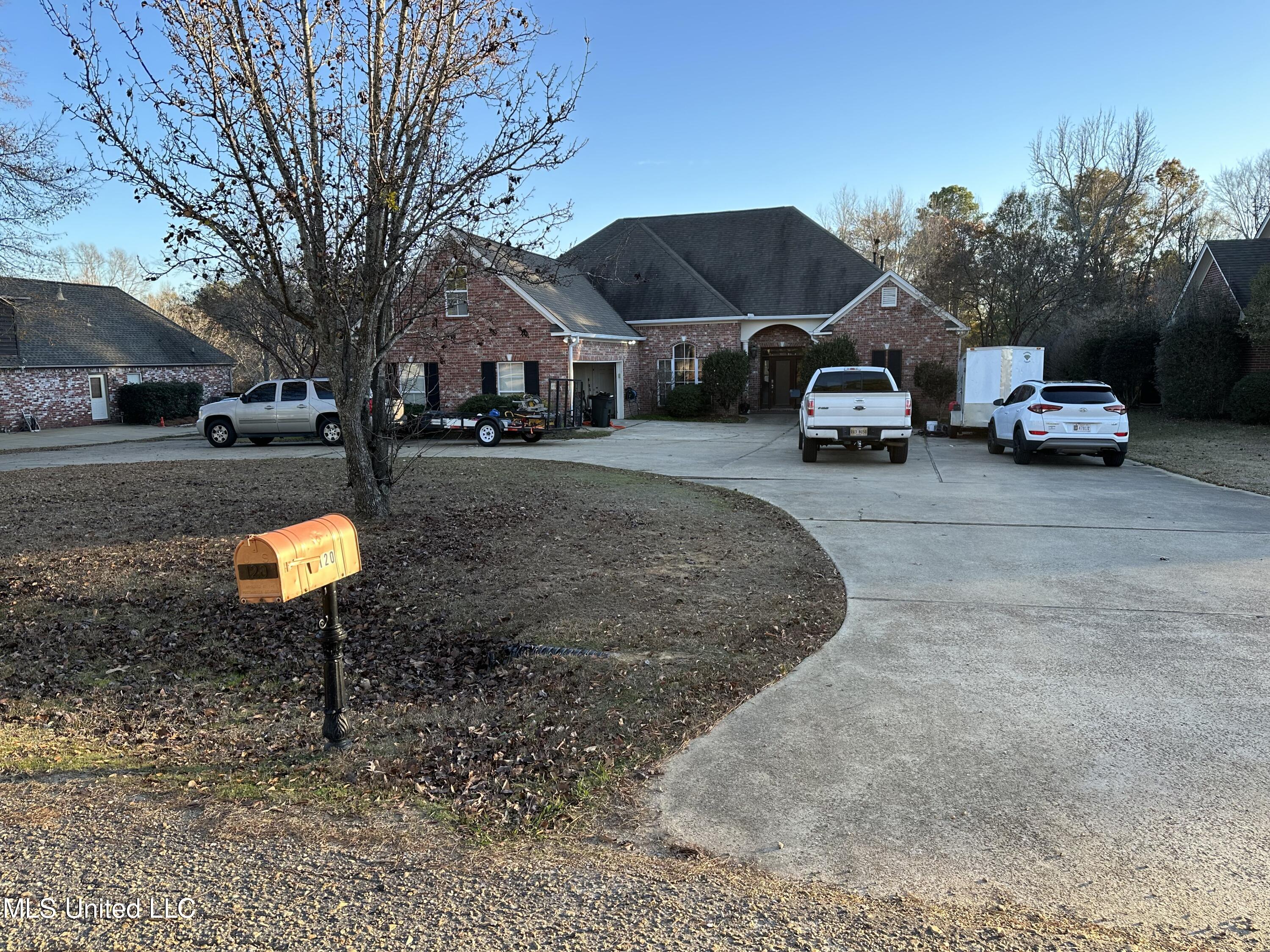 120 Poplar Ridge Drive Brandon, MS 39047 - Photo 2 of 27 IMG_3153