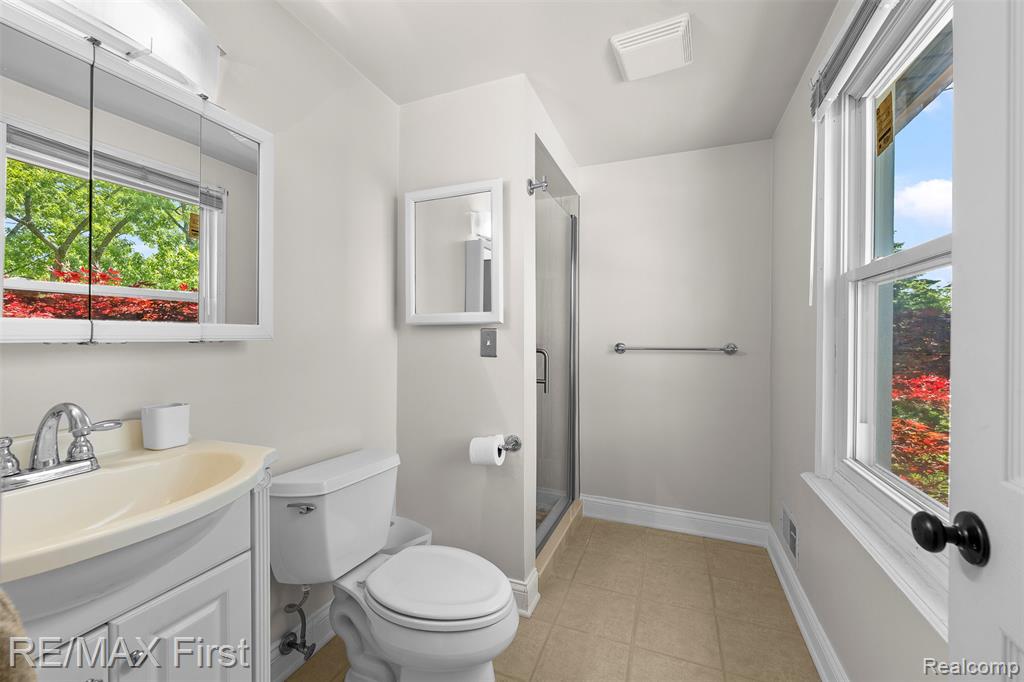 36010 Congress Road Farmington, MI 48335 - Photo 20 of 34