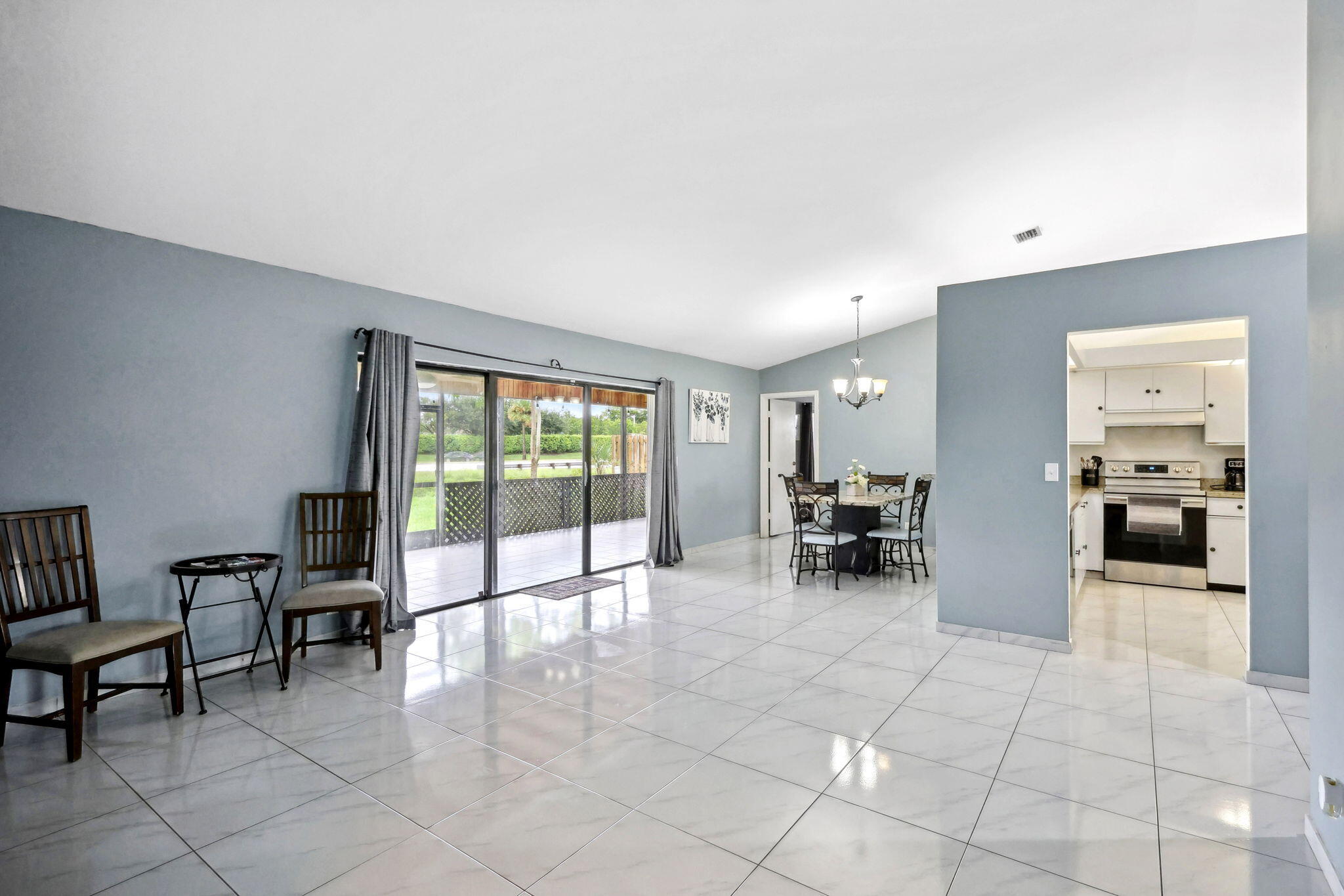 9199 Edgemont Lane Boca Raton, FL 33434 - Photo 11 of 39 Living and Dining