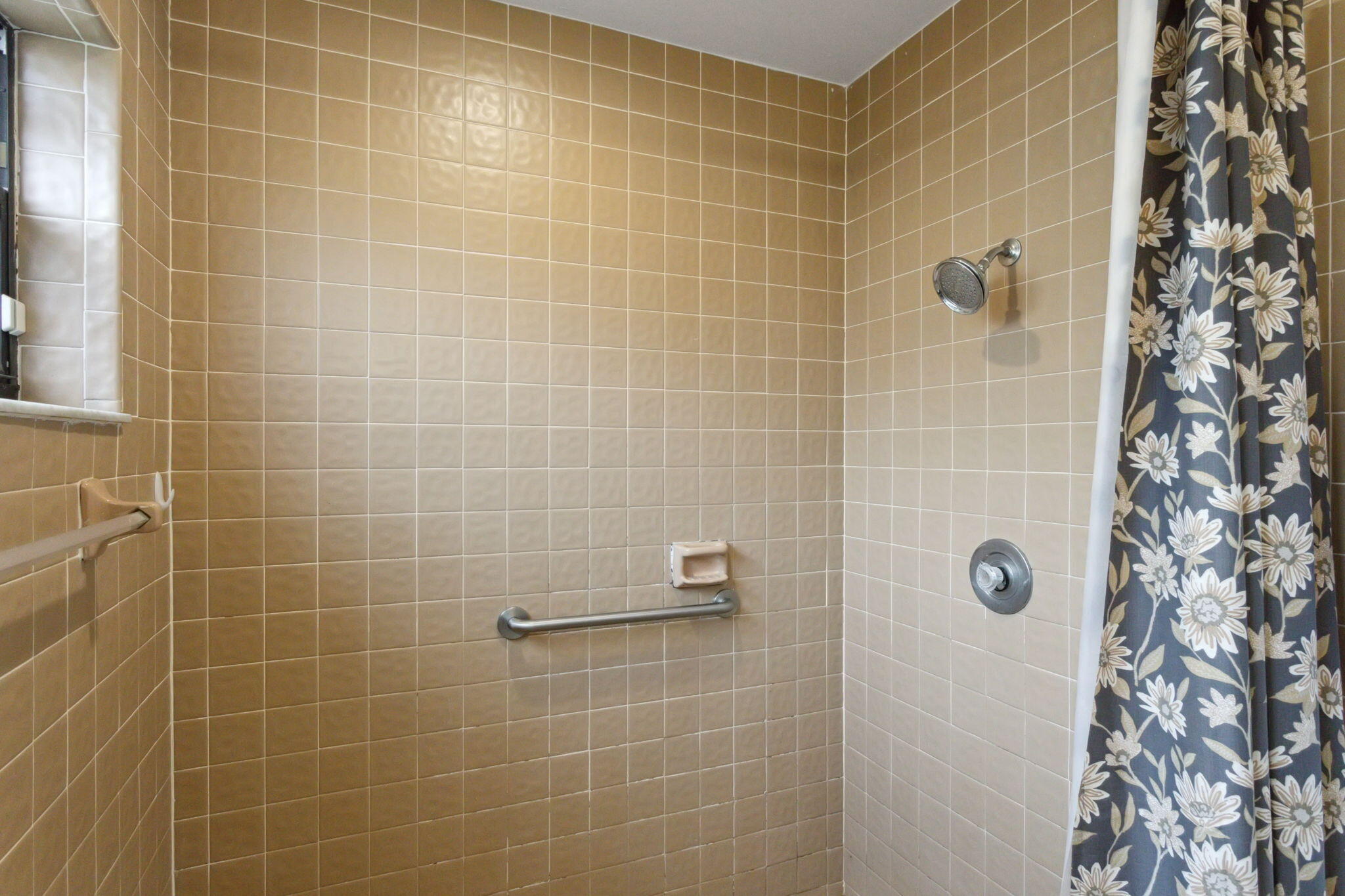 9199 Edgemont Lane Boca Raton, FL 33434 - Photo 20 of 39 Primary Bath