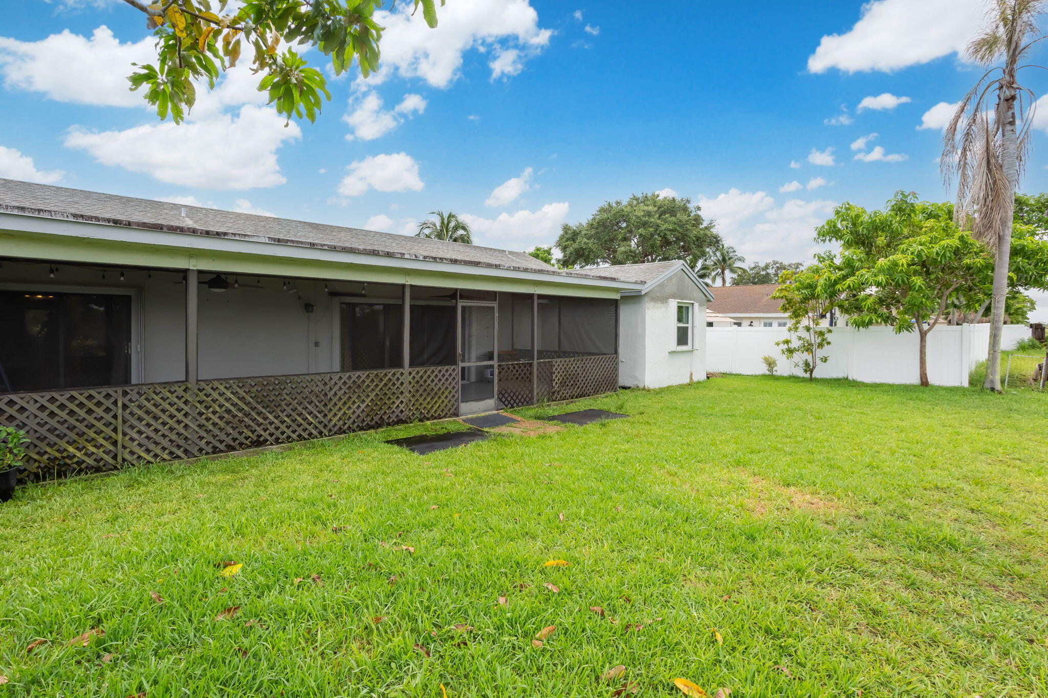 9199 Edgemont Lane Boca Raton, FL 33434 - Photo 33 of 39 Backyard