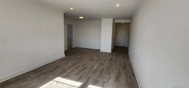 $225,000 | 222-89 Braddock Avenue, Unit 5A | Bellerose