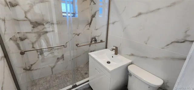 $225,000 | 222-89 Braddock Avenue, Unit 5A | Bellerose