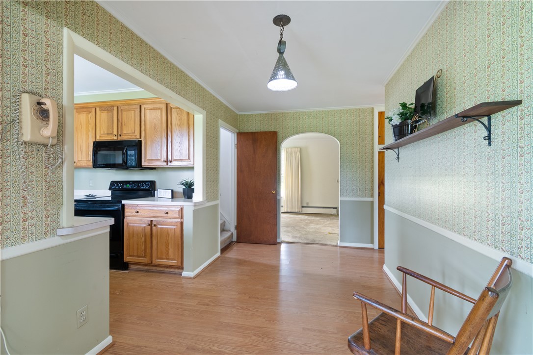 6592 Tuckahoe Road Williamson, NY 14589 - Photo 13 of 40 The dining area- opens to both the front and rear living rooms!
