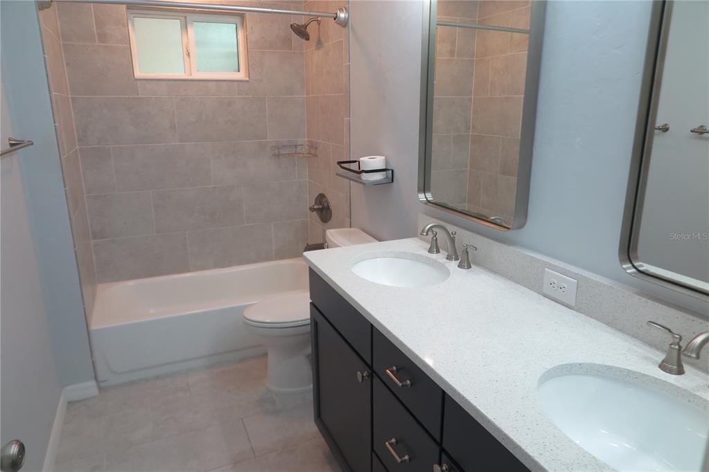 8215 Southwest 47th Road Gainesville, FL 32608 - Photo 18 of 36