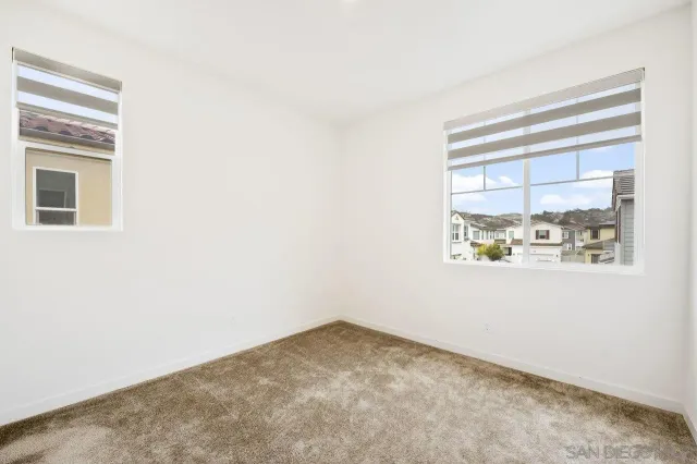 a view of empty room with window