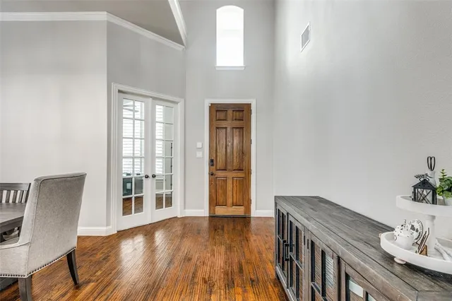 a view of livingroom with furniture and wooden floor