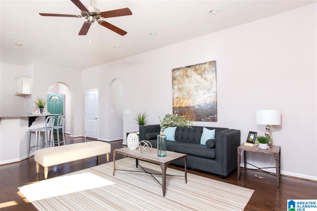 828 Michelle Manor Calera, AL 35040 - Photo 4 of 22