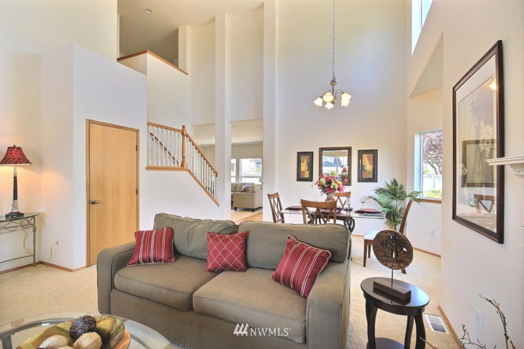 5224 Northeast 4th Place Renton, WA 98059 - Photo 5 of 25
