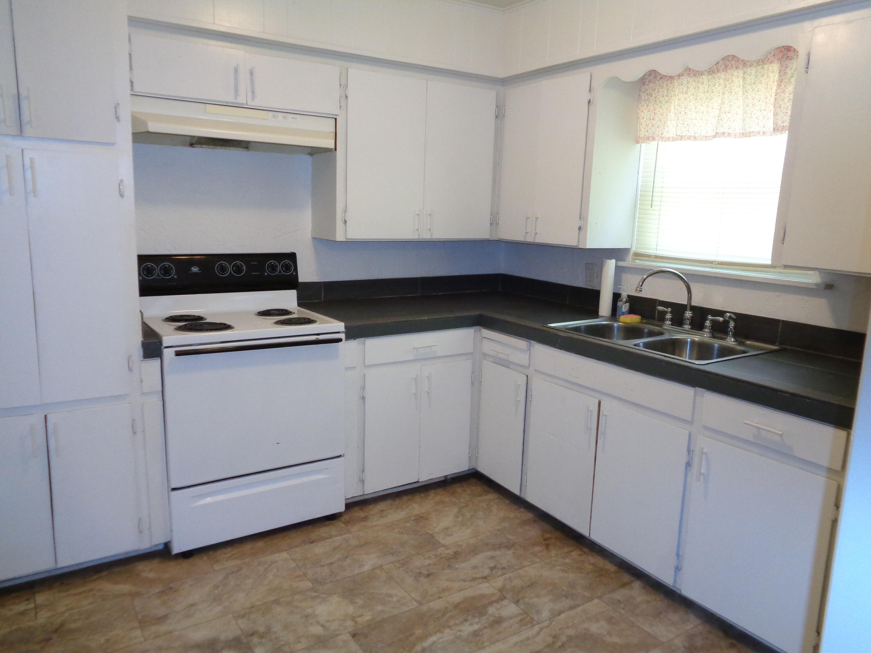 1200 West Atlantic Street Springfield, MO 65803 - Photo 12 of 15 DSC01398