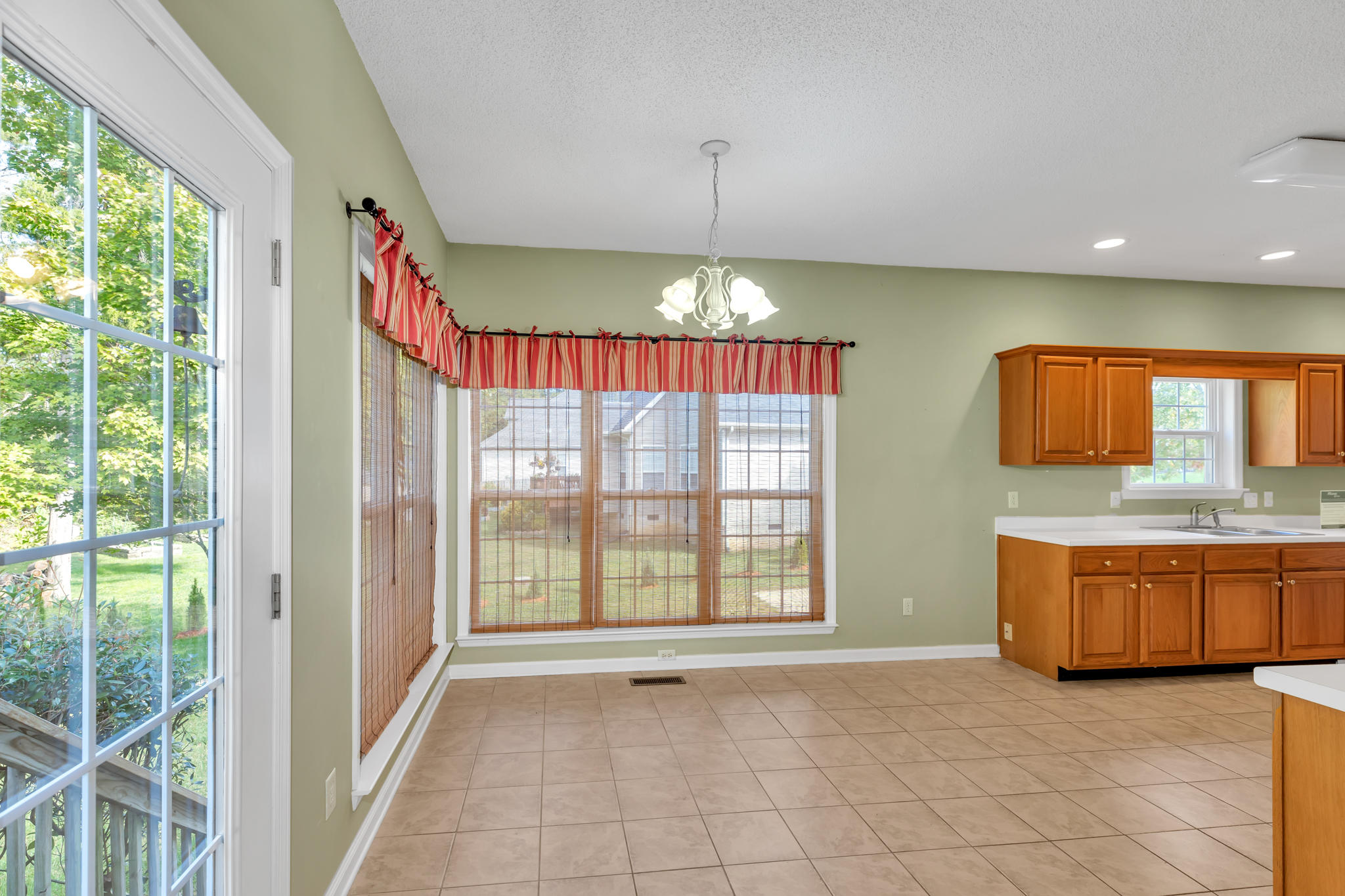 8541 Pershing Road Chattanooga, TN 37421 - Photo 8 of 26 4A8A8619