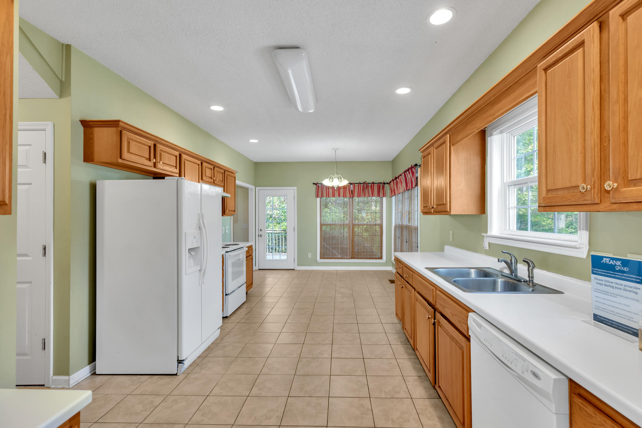 8541 Pershing Road Chattanooga, TN 37421 - Photo 10 of 26 4A8A8627