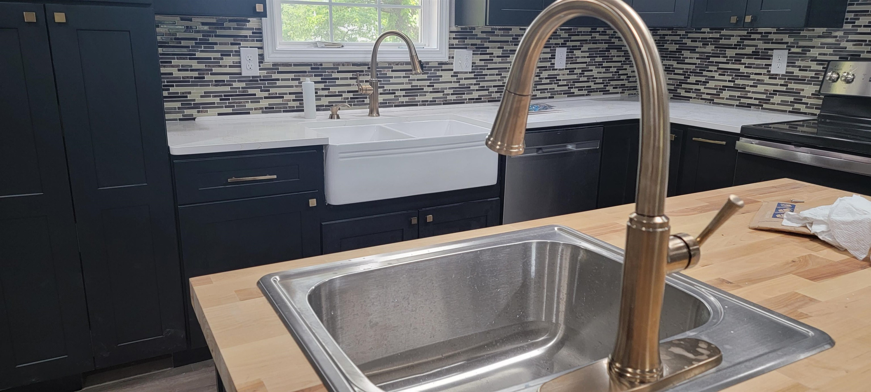 920 Tyler Road Lexington, TN 38351 - Photo 2 of 17 a close view of sink