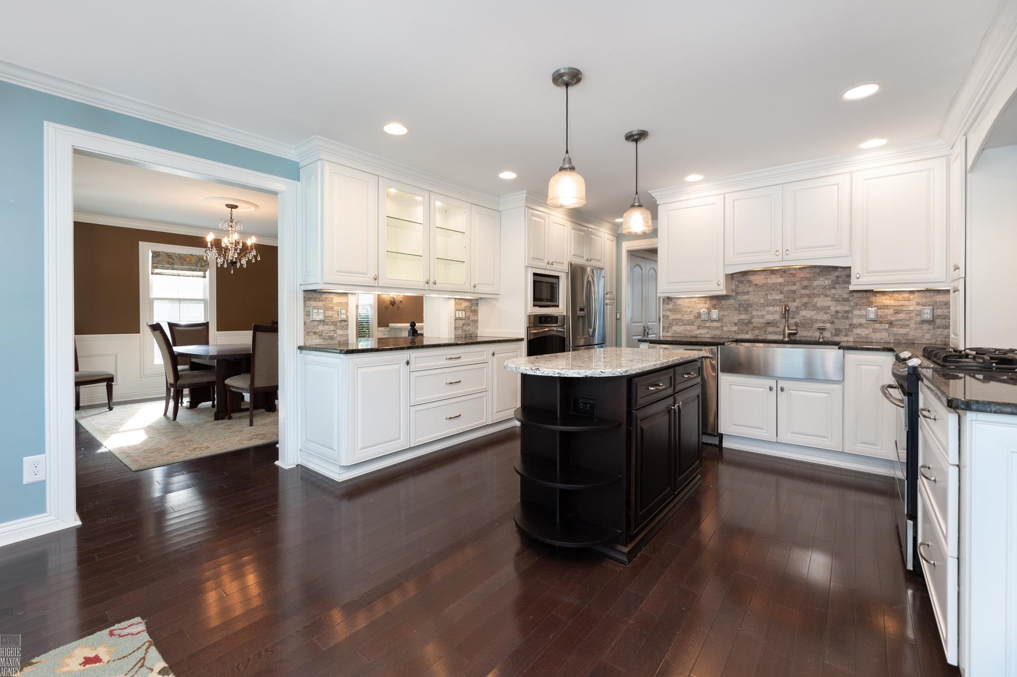 592 Thorntree Road Grosse Pointe Woods, MI 48236 - Photo 8 of 53