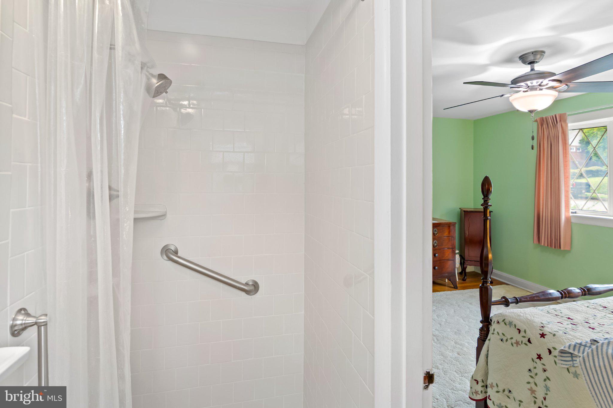 534 Brook Road Baltimore, MD 21286 - Photo 17 of 41 Full Bath in Primary