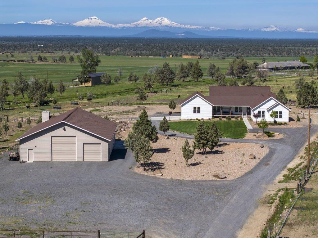 12512 Southwest Cornett Loop Powell Butte, OR 97753 - Photo 3 of 41 3