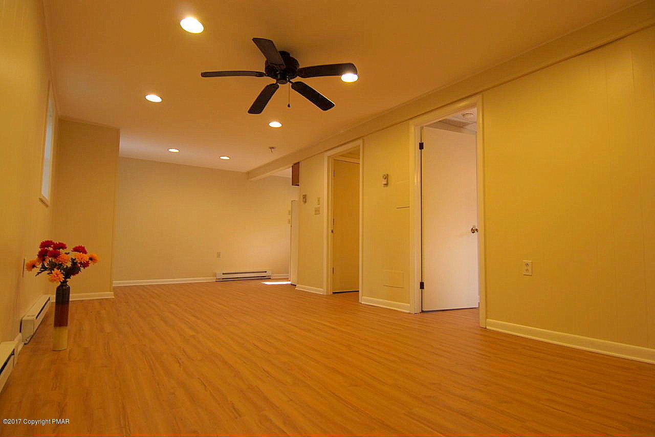 191 Bromley Road Henryville, PA 18332 - Photo 14 of 41 1st Floor Unit 7