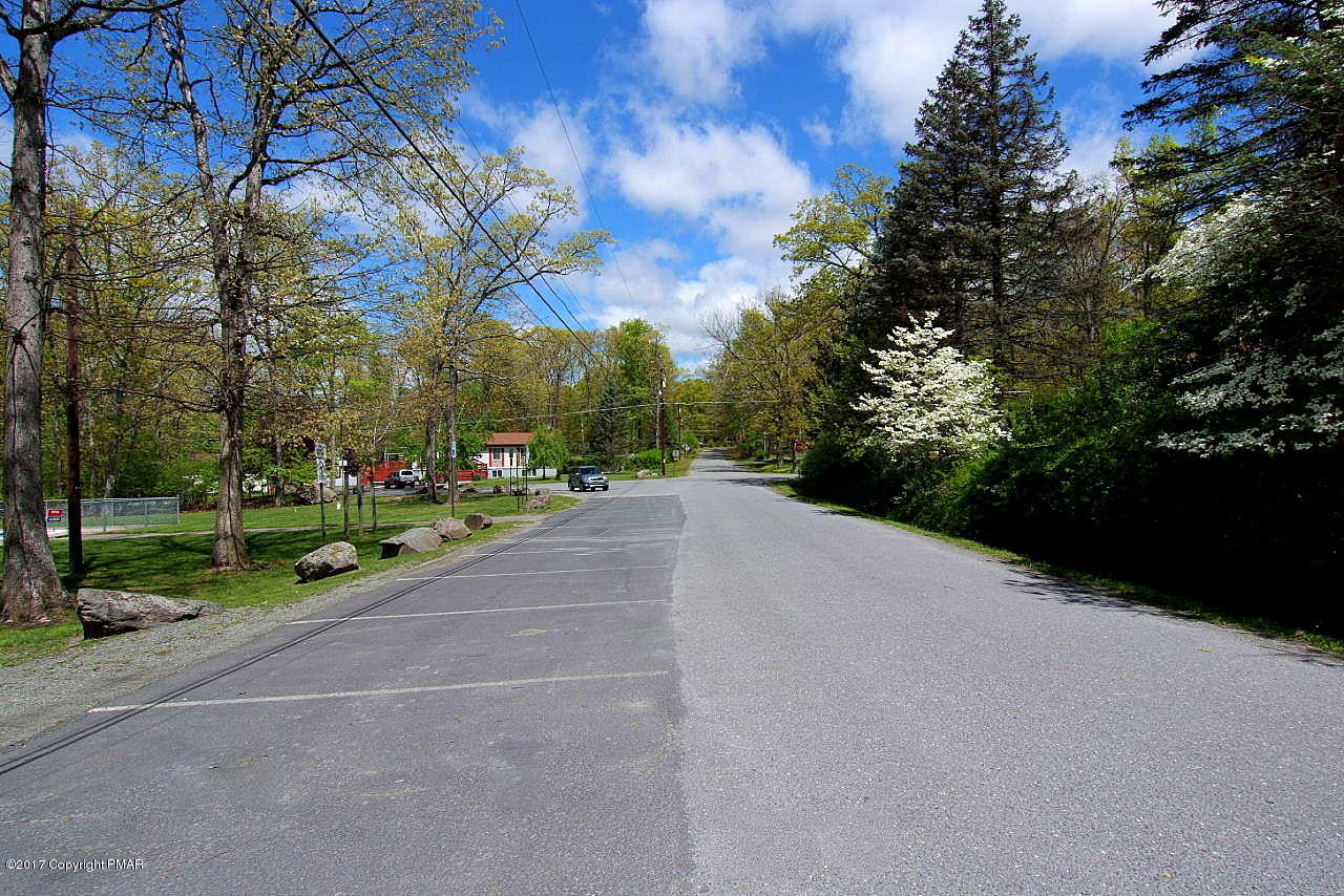 191 Bromley Road Henryville, PA 18332 - Photo 35 of 41 21 - Plenty of Parking