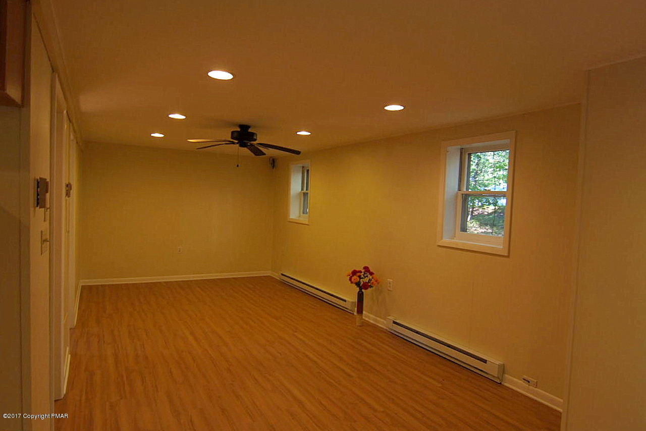 191 Bromley Road Henryville, PA 18332 - Photo 9 of 41 1st Floor Unit 1