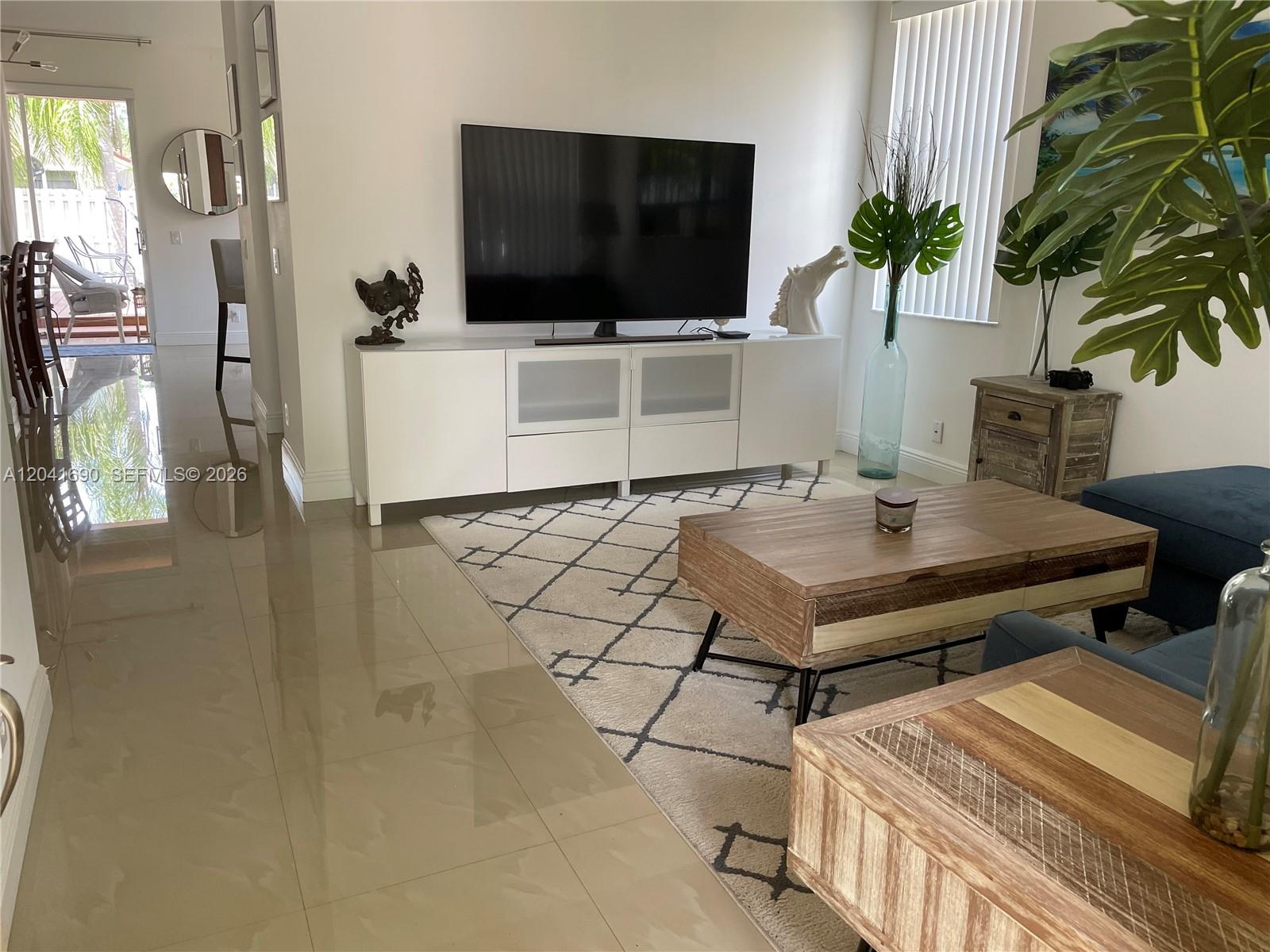 805 Falling Water Road Weston, FL 33326 - Photo 3 of 30