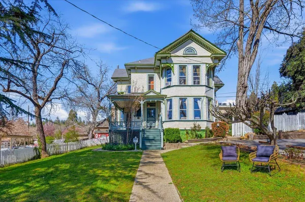 $999,000 | 220 Colfax Avenue, Grass Valley, CA 95945