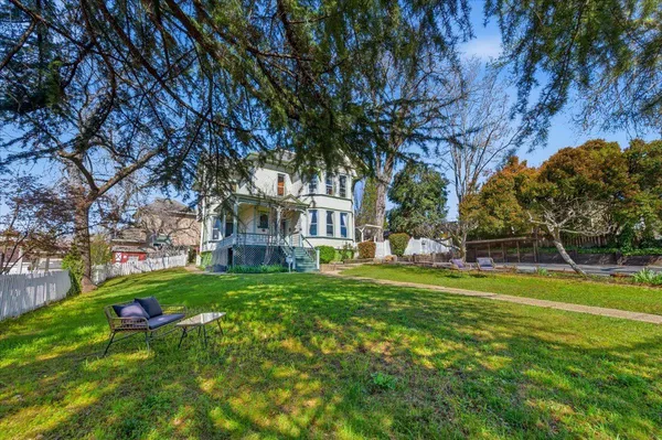 $999,000 | 220 Colfax Avenue, Grass Valley, CA 95945