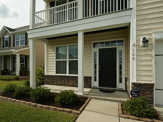 144 Royal Star Road Summerville, SC 29486 - Photo 2 of 41 02