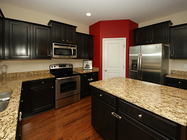 144 Royal Star Road Summerville, SC 29486 - Photo 4 of 41 17