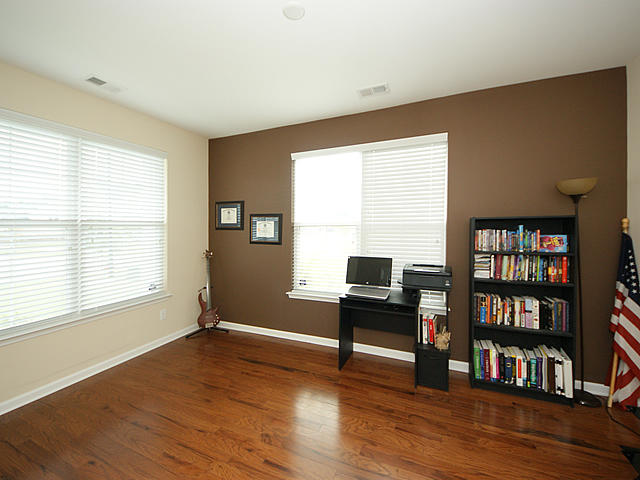 144 Royal Star Road Summerville, SC 29486 - Photo 6 of 41 04