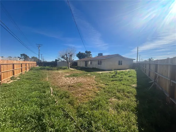 $1,699 | 7607 Columbine Avenue, California City, CA 93505