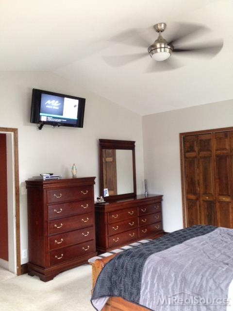 1512 Roslyn Road Grosse Pointe Woods, MI 48236 - Photo 15 of 30