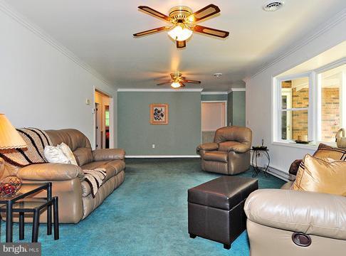 552 Poplar Drive Riva, MD 21140 - Photo 5 of 30 Living Room