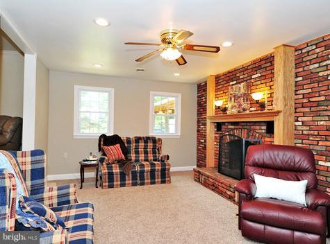 552 Poplar Drive Riva, MD 21140 - Photo 6 of 30 Family Room