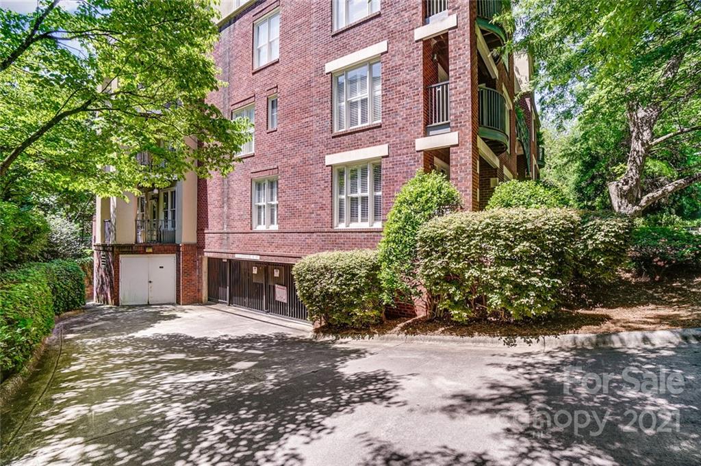 416 Queens Road, Unit 14 Charlotte, NC 28207 - Photo 27 of 27 front view of a house