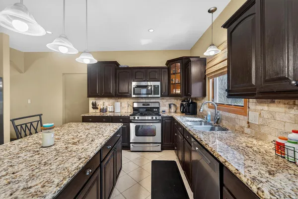 $599,999 | 1375 110th Street, Pleasant Prairie, WI 53158