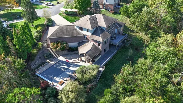 $877,000 | 1824 Boardwalk Drive, Lawrenceburg, IN 47025
