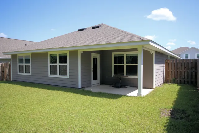 a view of a tennis court