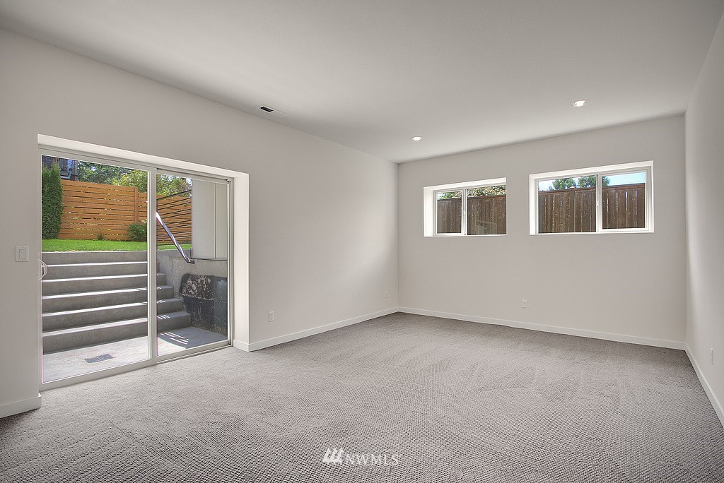 3929 Southwest Kenyon Street Seattle, WA 98136 - Photo 13 of 18 Gallery Image 13