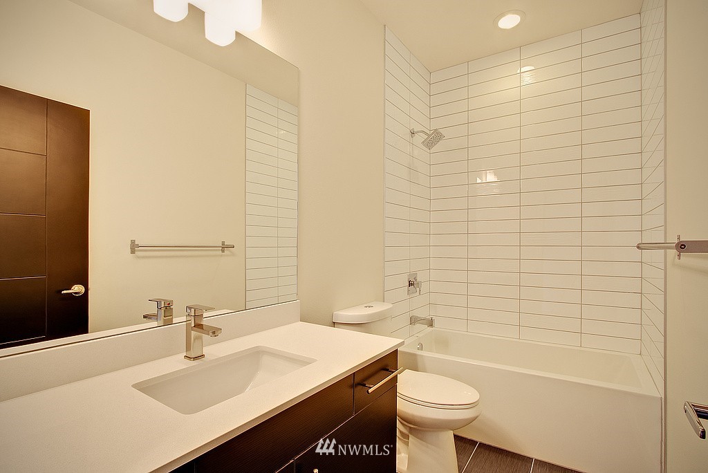 3929 Southwest Kenyon Street Seattle, WA 98136 - Photo 14 of 18 Gallery Image 14