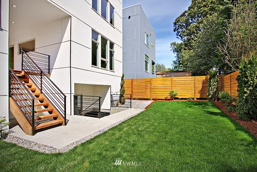 3929 Southwest Kenyon Street Seattle, WA 98136 - Photo 16 of 18 Gallery Image 16