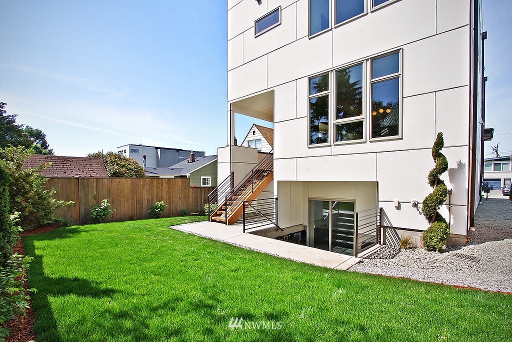 3929 Southwest Kenyon Street Seattle, WA 98136 - Photo 17 of 18 Gallery Image 17